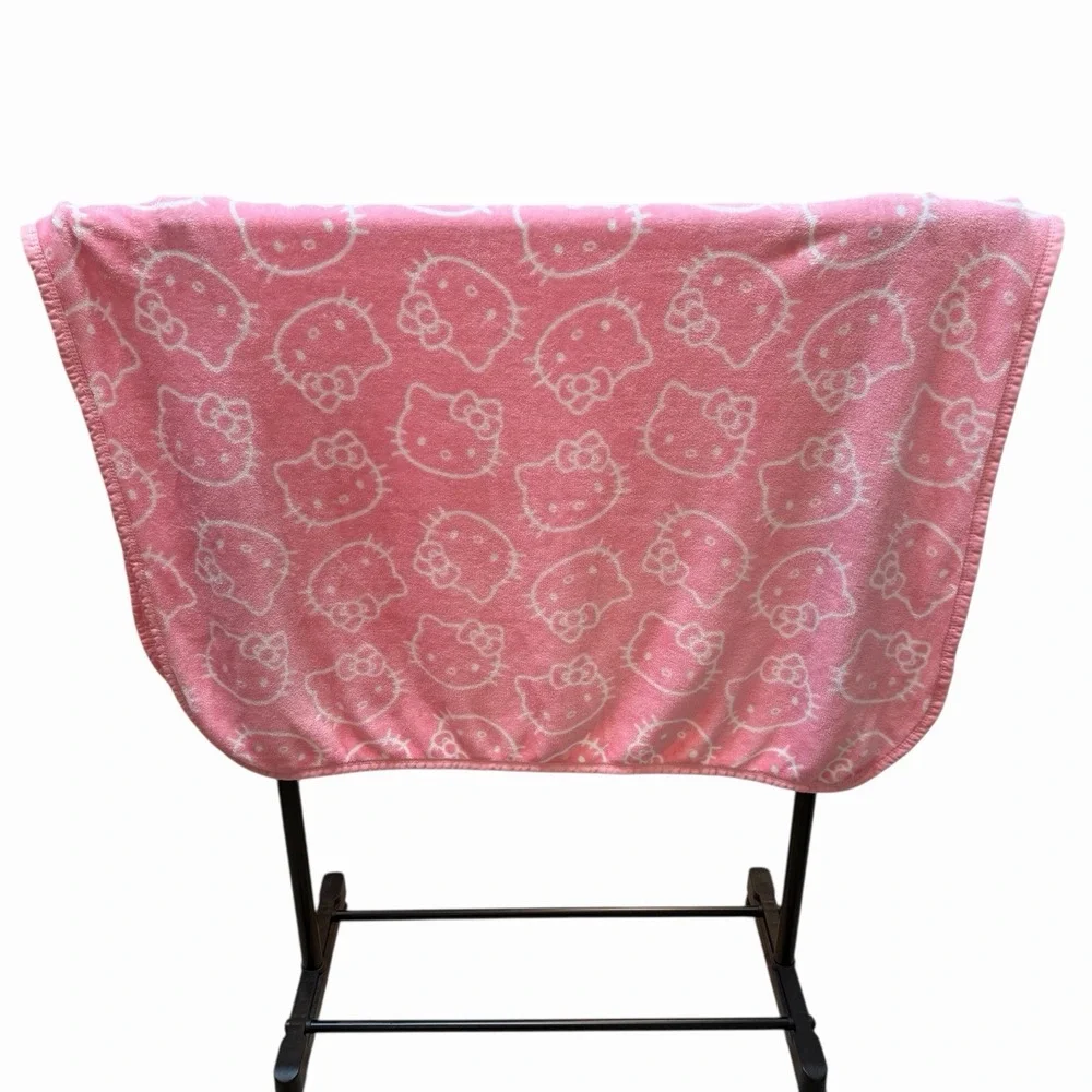 Northwest Hello Kitty Throw Blanket Kids OS Pink Fleece Sanrio Kawaii Decor